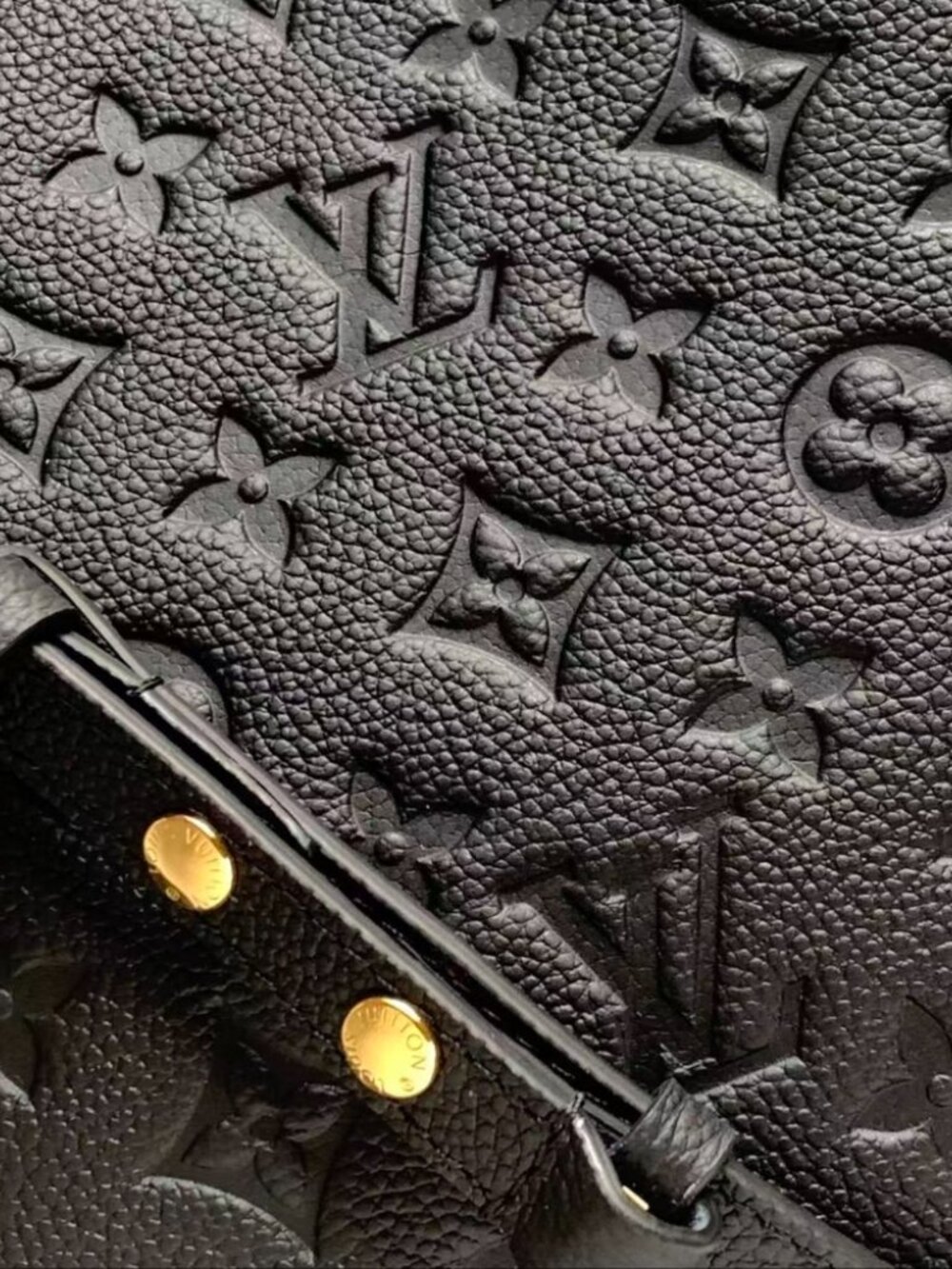 Louis Vuitton Néonoé MM Bag - Picture 9 of 9